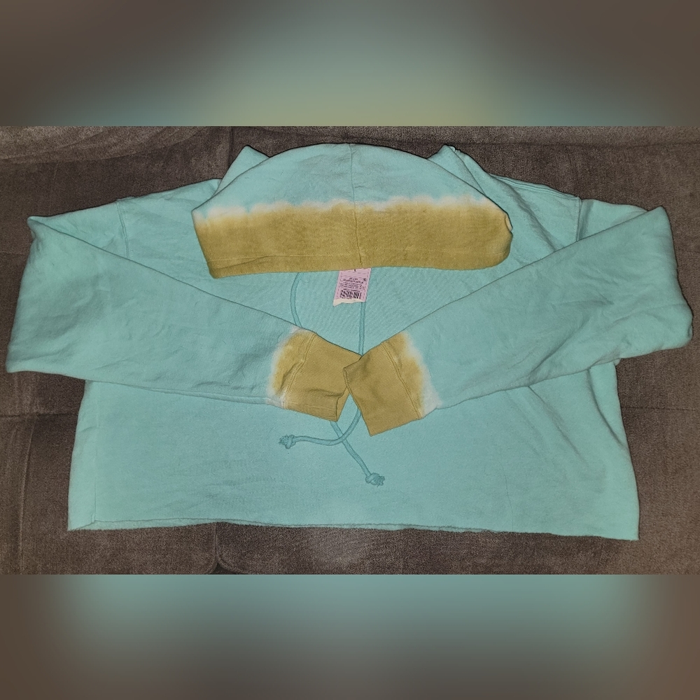 NWT Women's Cropped Tie-dyed Size Large Hoodie